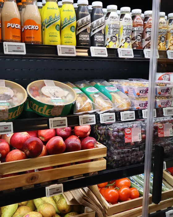Grab-and-go salads, fresh fruit and chilled drinks with electronic shelf labels